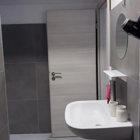 Besonders Geeignet Für Monteure Und Größere Gruppen Apartment *